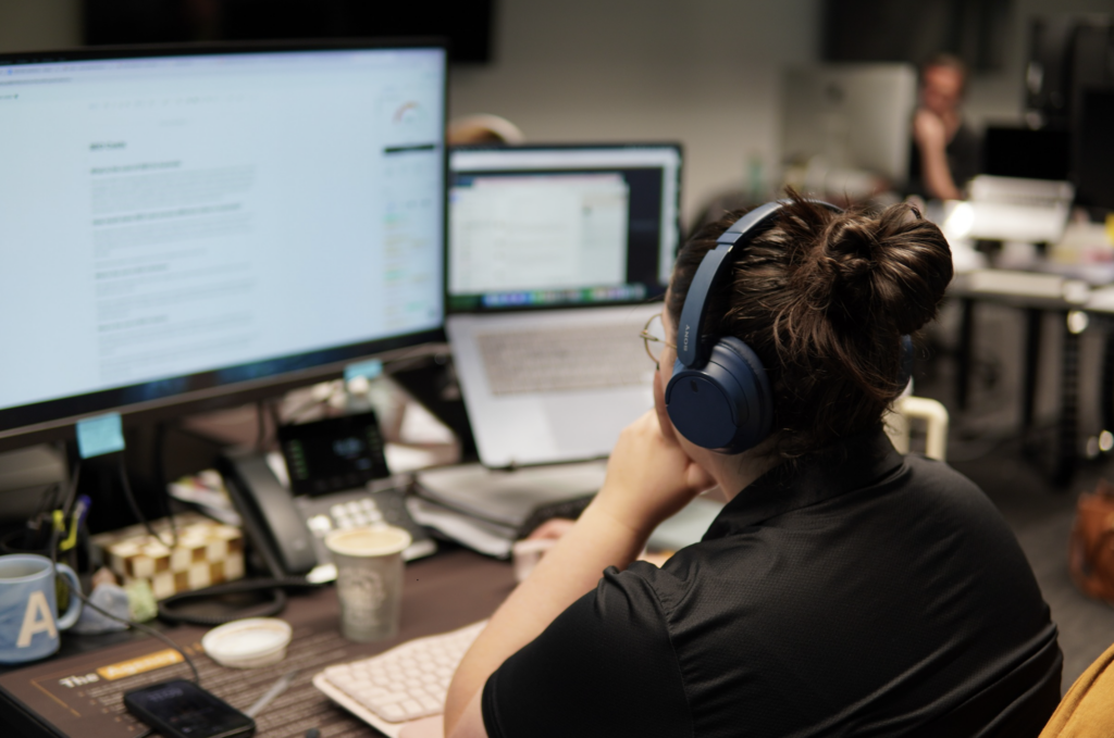 seo strategist looking at surfer seo for keyword opportunities